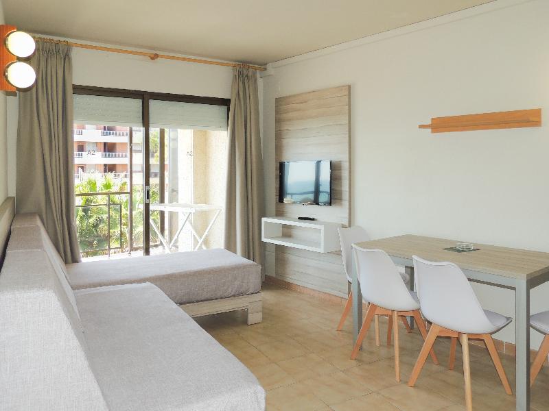 Apartamentos Turísticos Augustus image