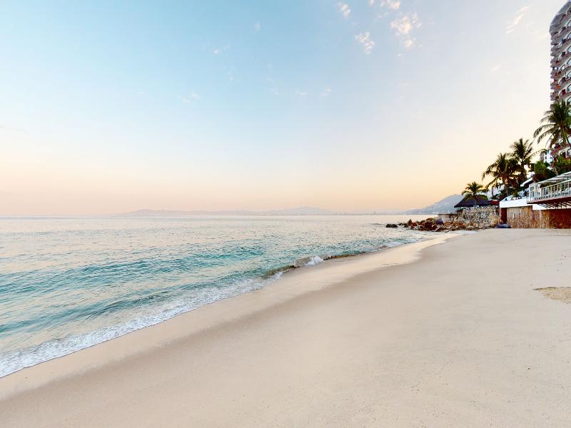 Grand Park Royal Puerto Vallarta image