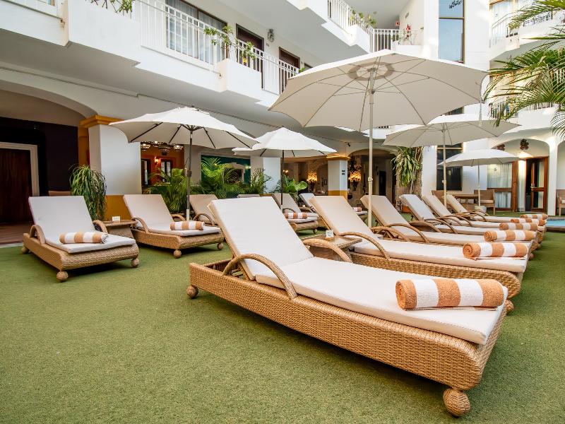 Los Arcos Suites image