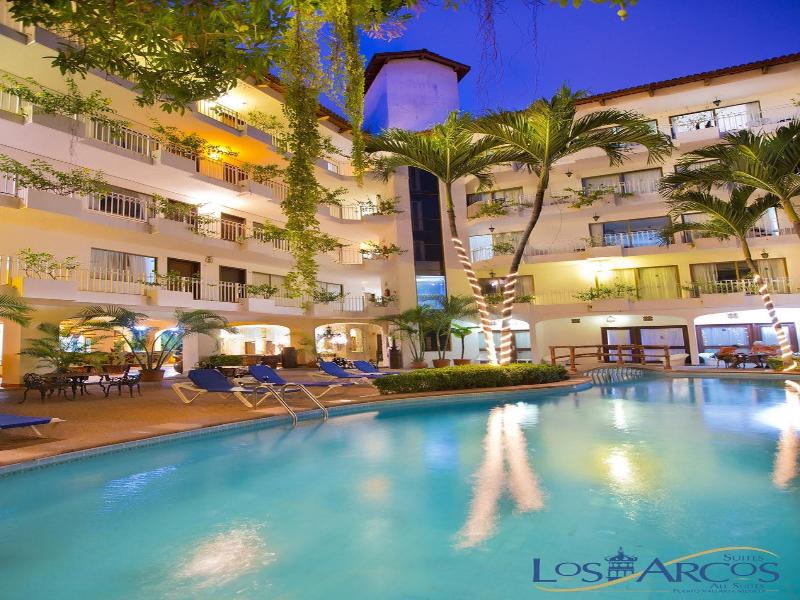 Los Arcos Suites image
