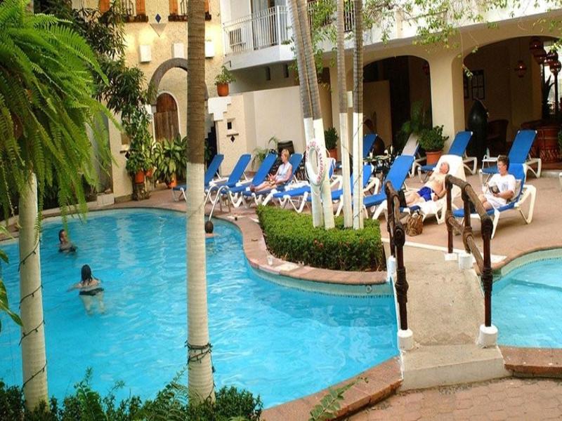 Los Arcos Suites image