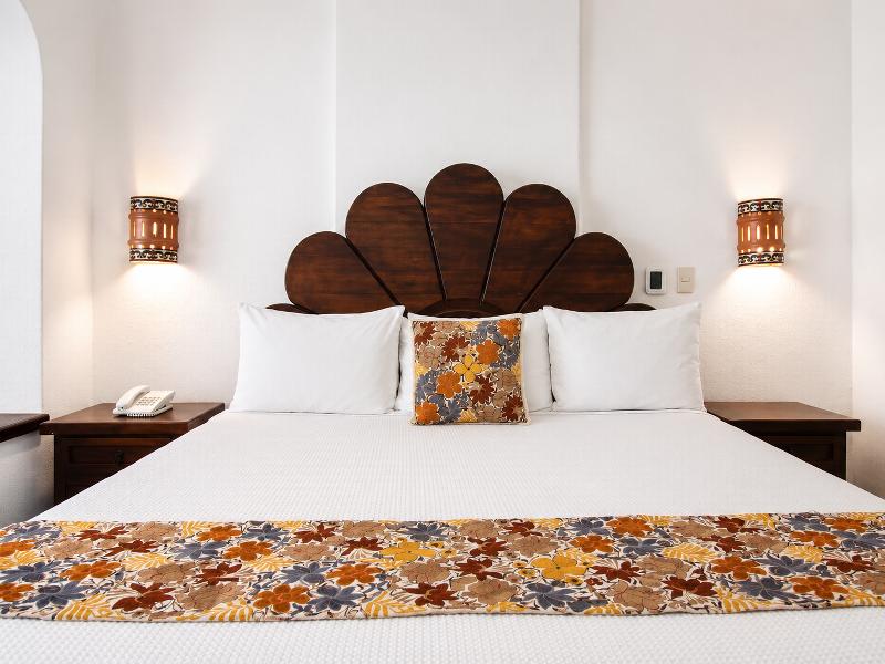 Los Arcos Suites image