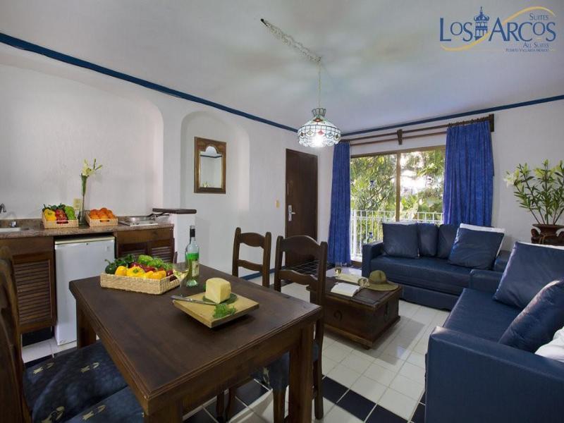 Los Arcos Suites image