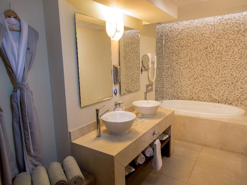 Sandos Playacar All Inclusive image