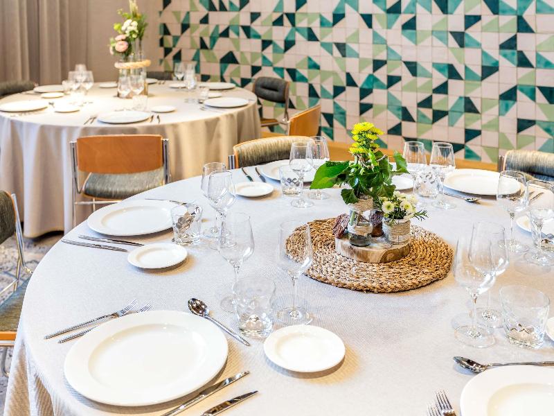Novotel Sevilla image