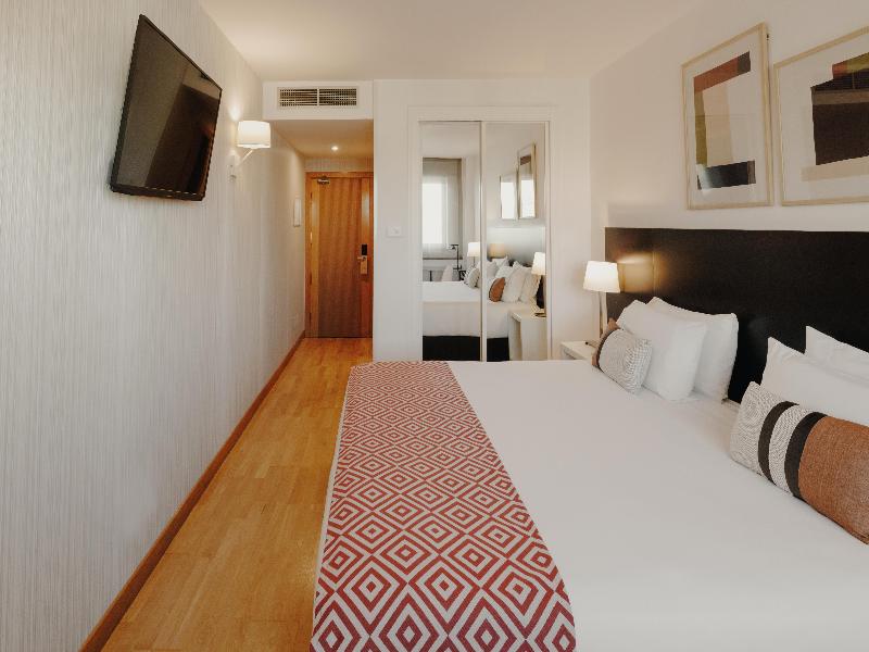 Rafaelhoteles Atocha image