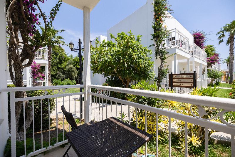 Club Sardunya & Petunya Hotel