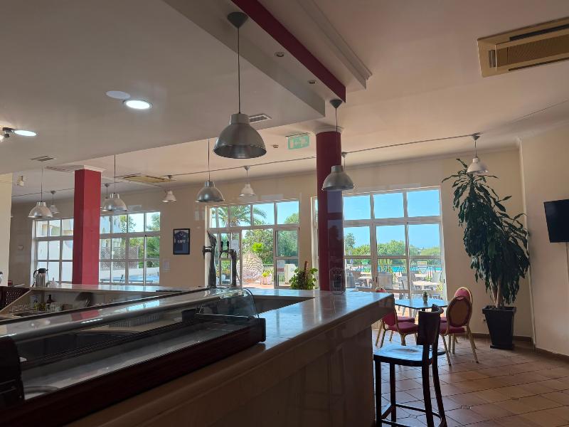 Colina Verde Resort image