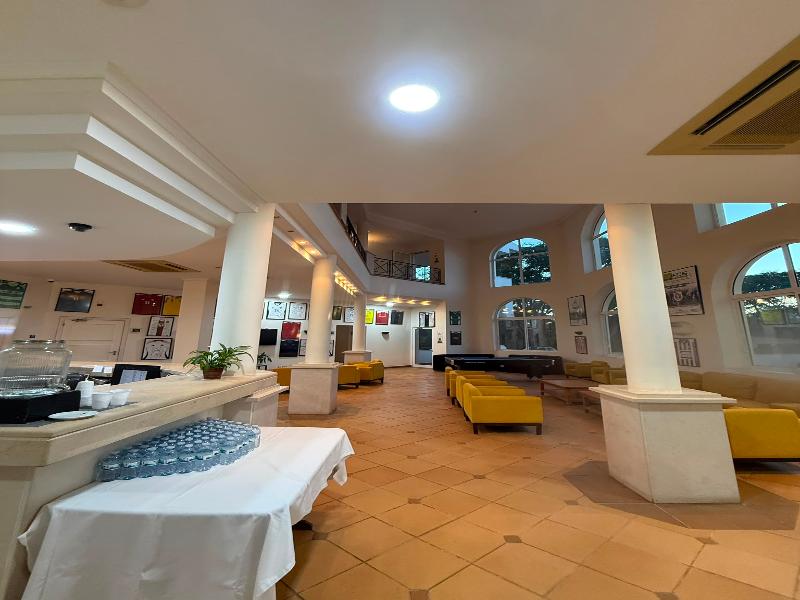 Colina Verde Resort image