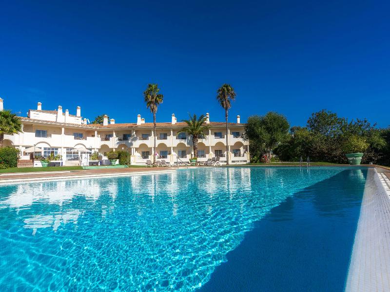 Colina Verde Resort image