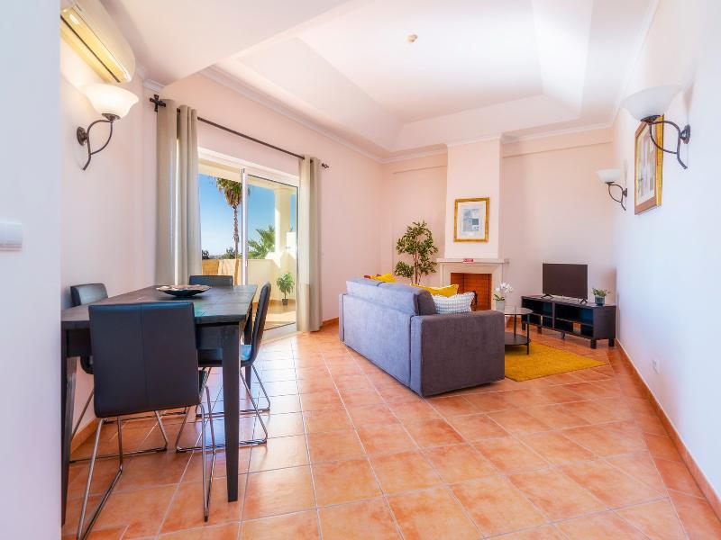 Colina Verde Resort image