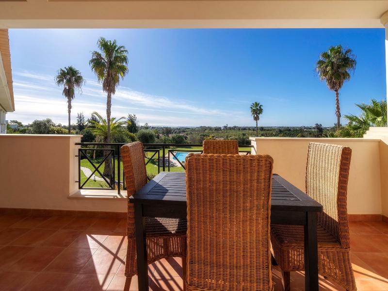 Colina Verde Resort image