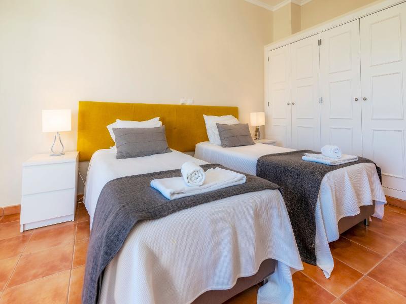 Colina Verde Resort image