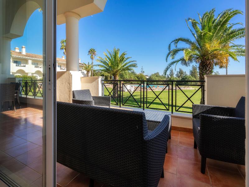 Colina Verde Resort image