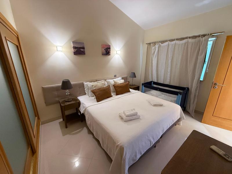 Colina Verde Resort image