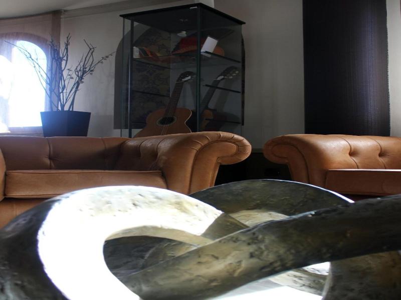 Hotel Reyes Ziries image