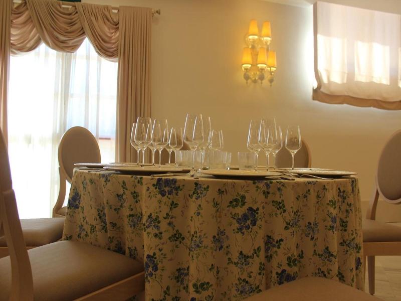 Hotel Reyes Ziries image