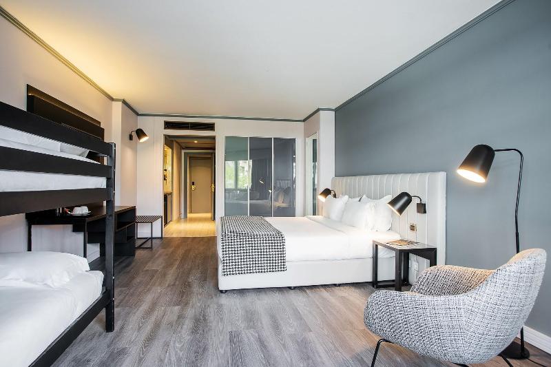 Bed room