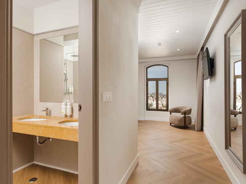 B&B HOTEL Sado Setúbal image