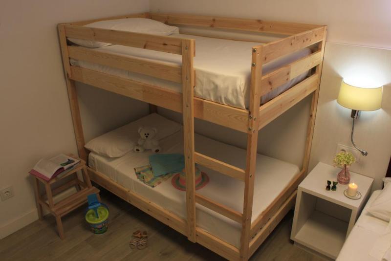 Husa Gran Proa image