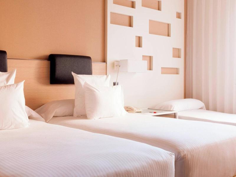 Marriott Hotel Madrid Auditorium image