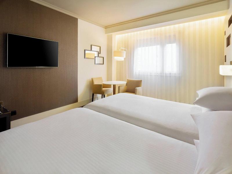 Marriott Hotel Madrid Auditorium image