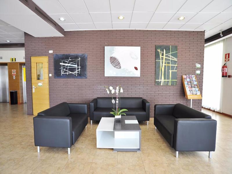 Travelodge Barcelona del Vallès image