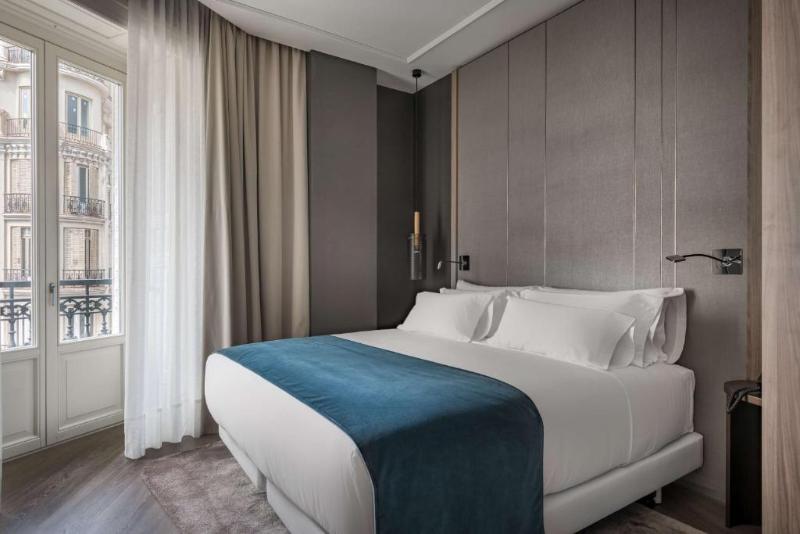 NH Collection Madrid Gran Vía image