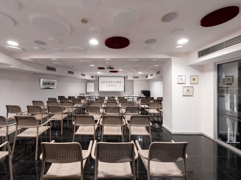 Mercure Bilbao Jardines de Albia image