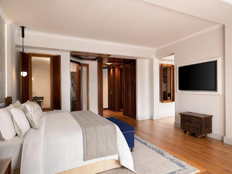The St. Regis Mardavall Resort image
