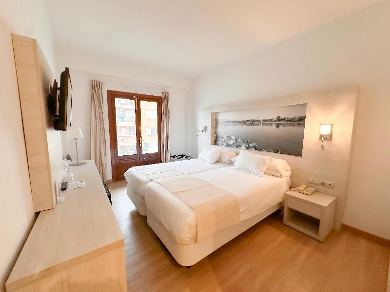 Eix Alcudia Hotel +18 image