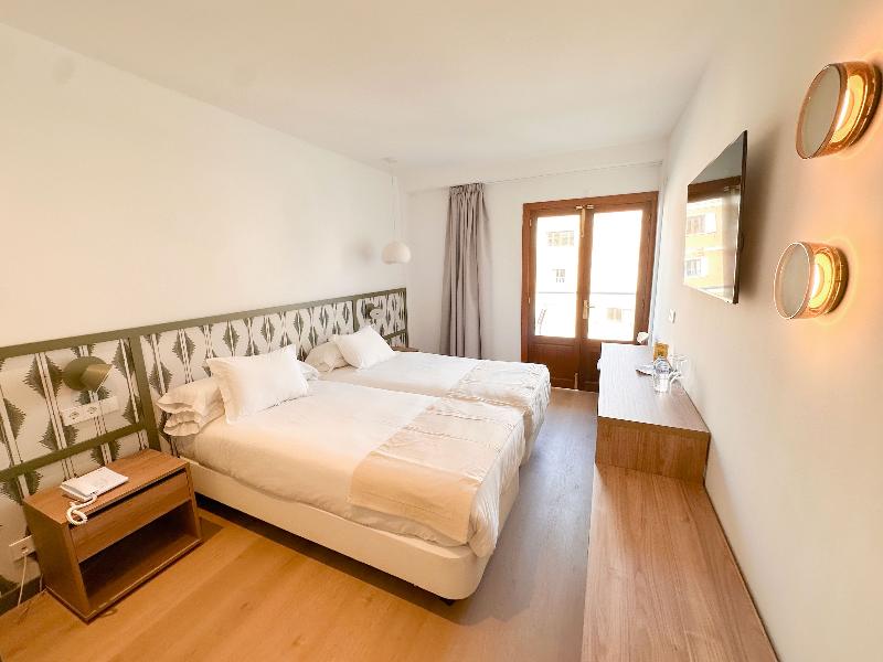 Eix Alcudia Hotel +18 image