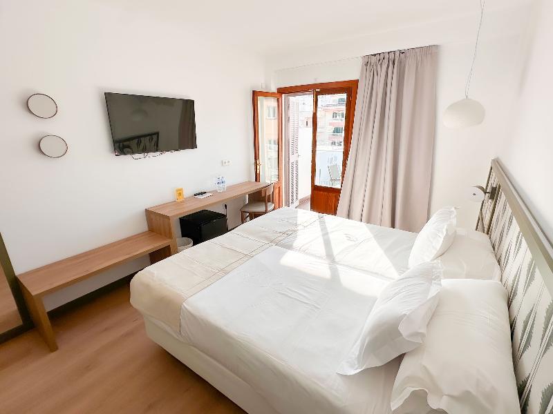 Eix Alcudia Hotel +18 image