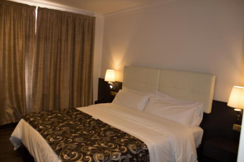 Verahotel image