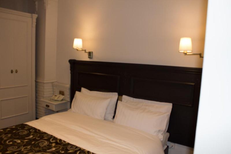 Verahotel image