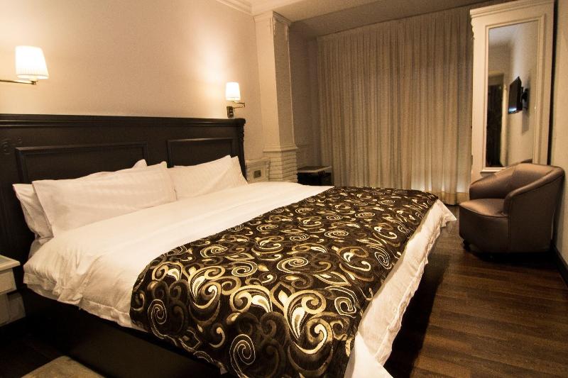 Verahotel image