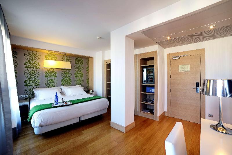 DoubleTree by Hilton Madrid Principe de Vergara image