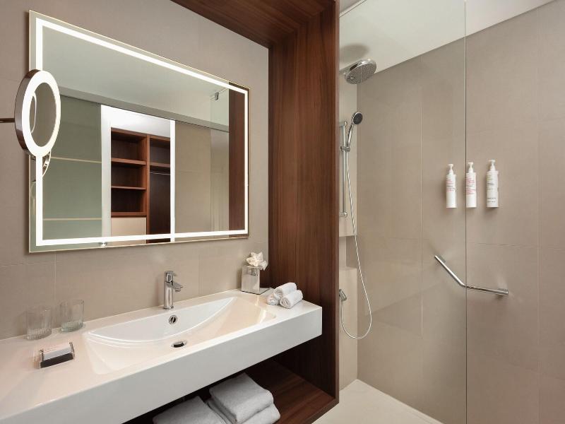 Marriott Hotel Lisbon image