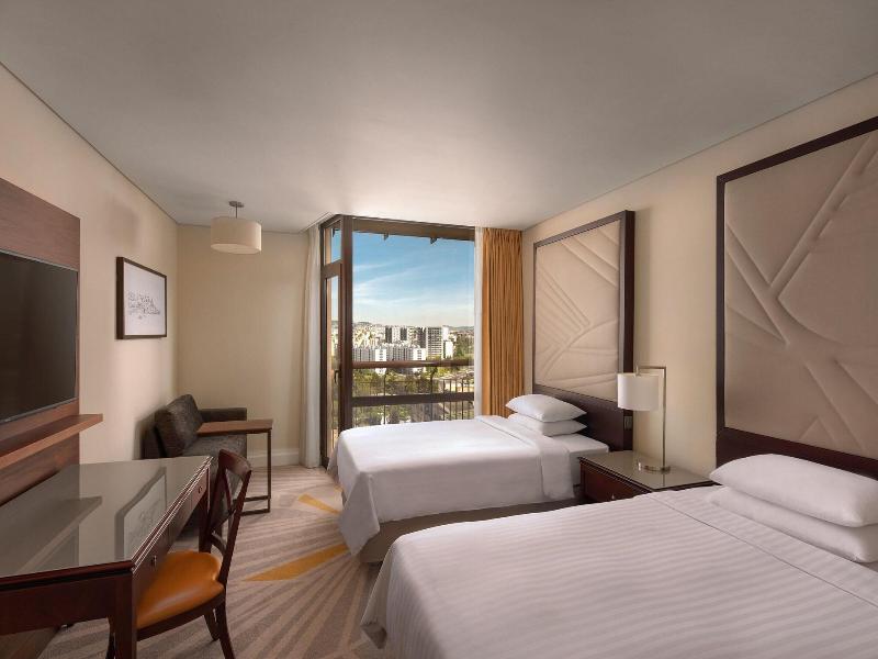 Marriott Hotel Lisbon image
