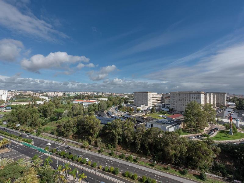Marriott Hotel Lisbon image