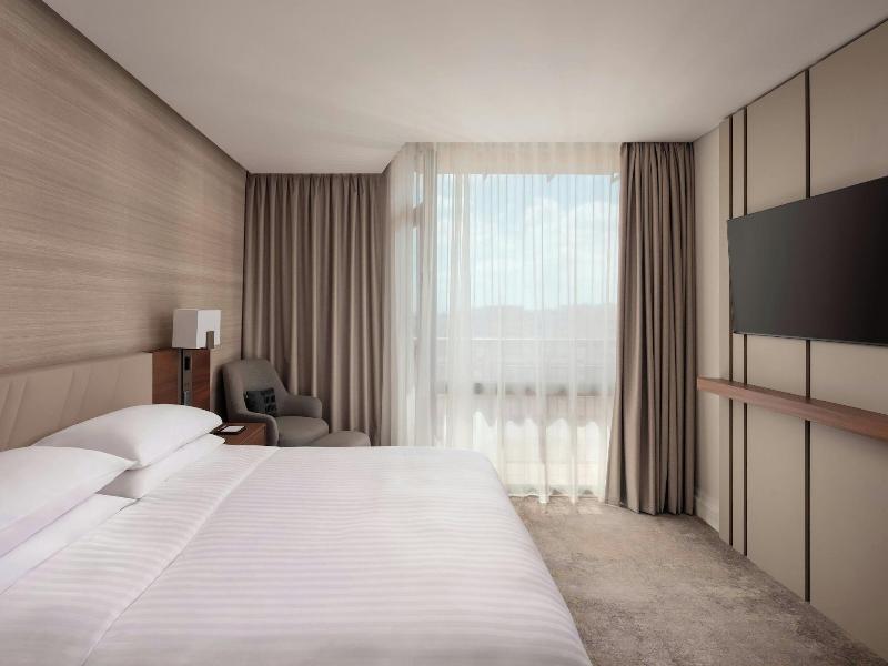 Marriott Hotel Lisbon image