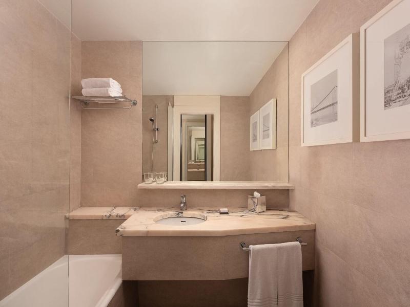 Marriott Hotel Lisbon image