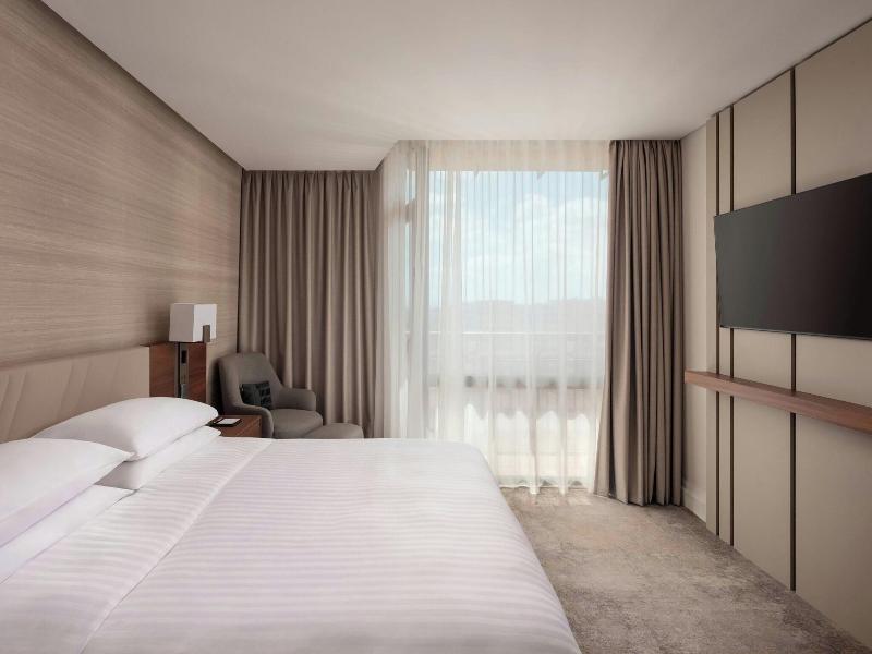 Marriott Hotel Lisbon image