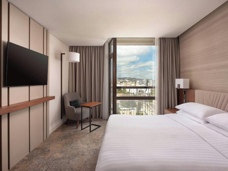 Marriott Hotel Lisbon image