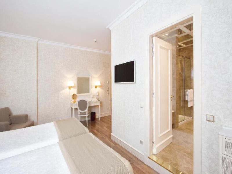 Hotel Atlantico image