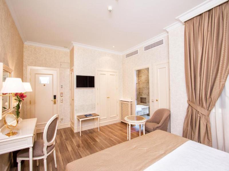 Hotel Atlantico image
