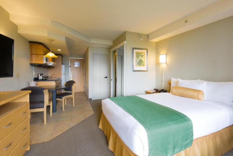 Irazú Hotel & Studios image