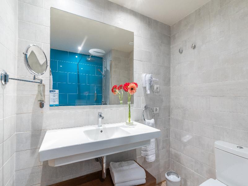HOVIMA La Pinta Beachfront Family Hotel image
