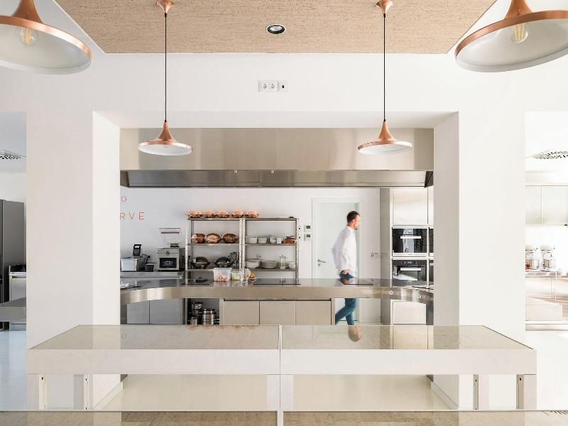 Pine Cliffs Residence image