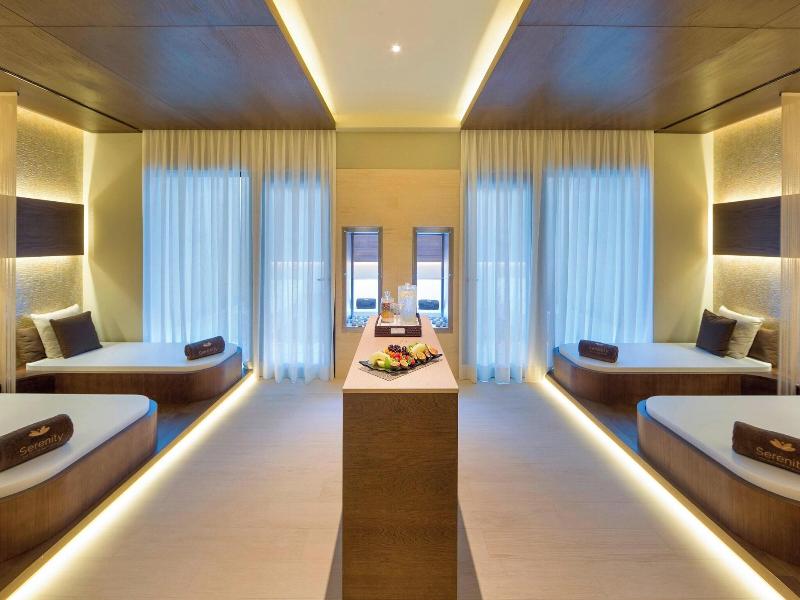 Pine Cliffs Residence image